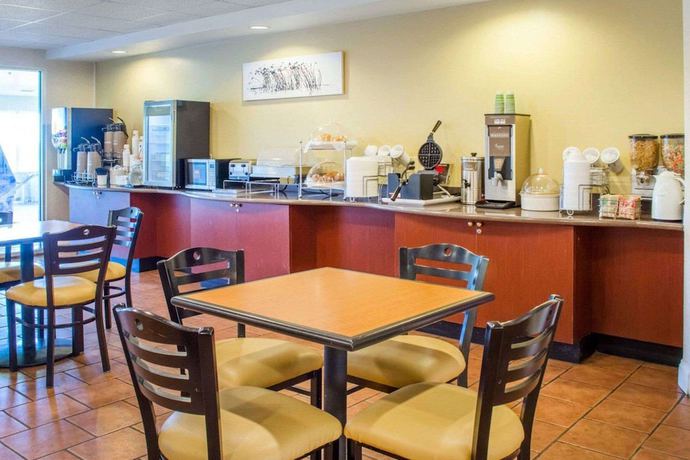 Imagen del bar/restaurante del Hotel Wingate By Wyndham Dublin Near Claytor Lake State Park. Foto 2