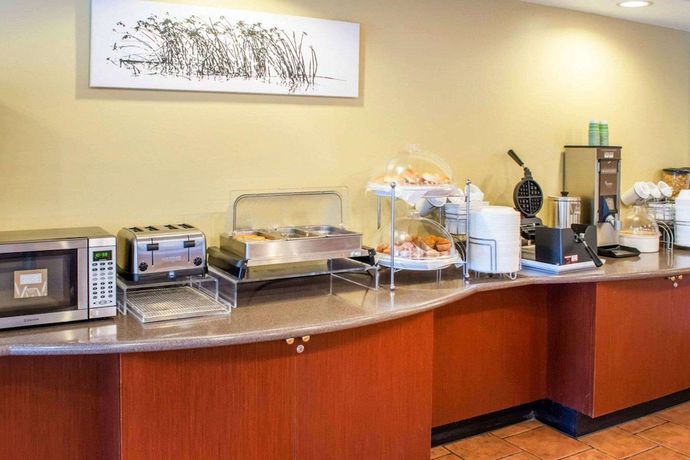 Imagen del bar/restaurante del Hotel Wingate By Wyndham Dublin Near Claytor Lake State Park. Foto 3