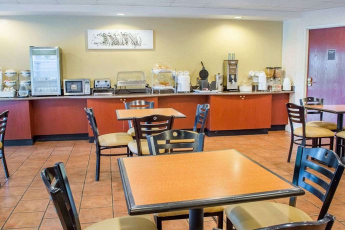 Imagen del bar/restaurante del Hotel Wingate By Wyndham Dublin Near Claytor Lake State Park. Foto 4