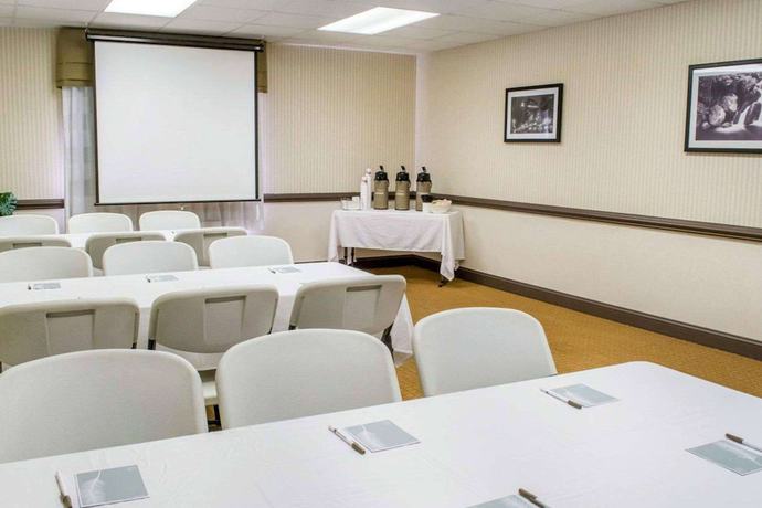 Imagen de los interiores del Hotel Wingate By Wyndham Dublin Near Claytor Lake State Park. Foto 18