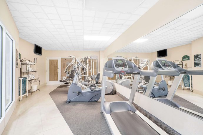 Imagen de los interiores del Hotel Wingate By Wyndham Ellicottville. Foto 18