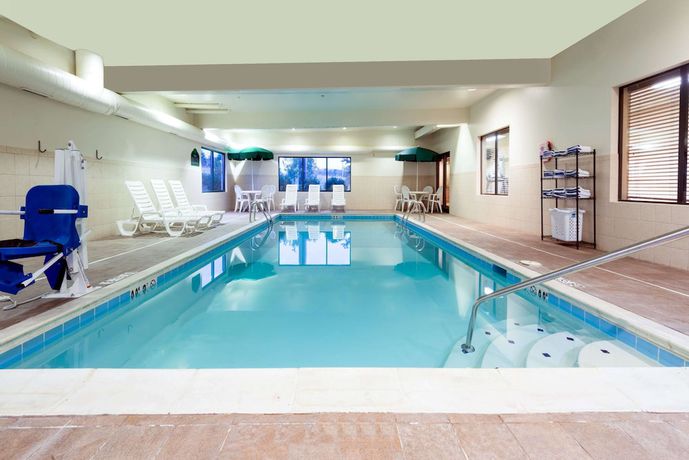 Imagen de la piscina del Hotel Wingate By Wyndham Erlanger / Florence / Cincinnati South. Foto 13
