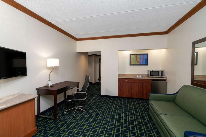 Imagen de la habitación del Hotel Wingate By Wyndham Fletcher At Asheville Airport. Foto 6