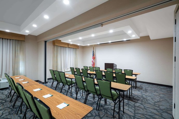 Imagen de los interiores del Hotel Wingate By Wyndham Fletcher At Asheville Airport. Foto 17