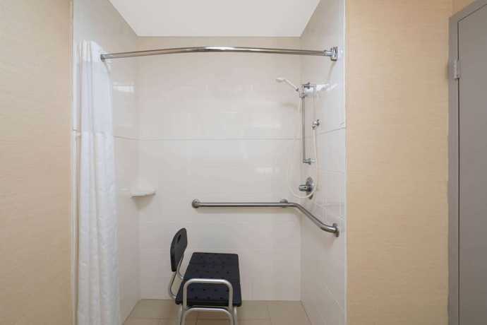 Imagen de la habitación del Hotel Wingate By Wyndham Fletcher At Asheville Airport. Foto 11