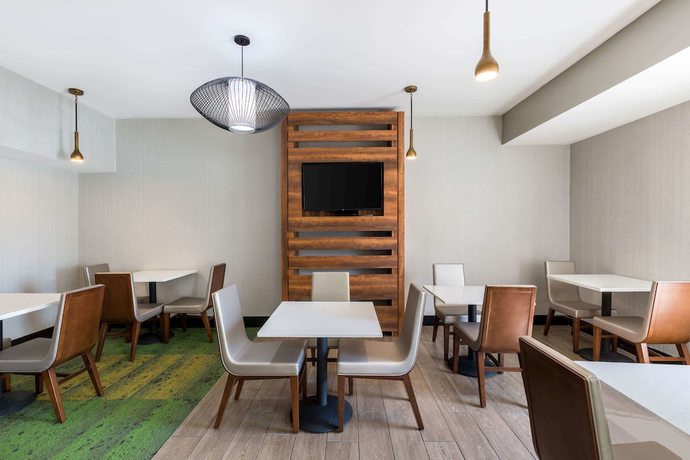 Imagen del bar/restaurante del Hotel Wingate By Wyndham Goodlettsville. Foto 3