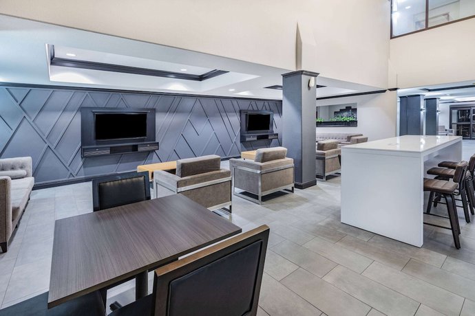 Imagen de los interiores del Hotel Wingate By Wyndham Houston Bush Intercontinental Airport. Foto 19