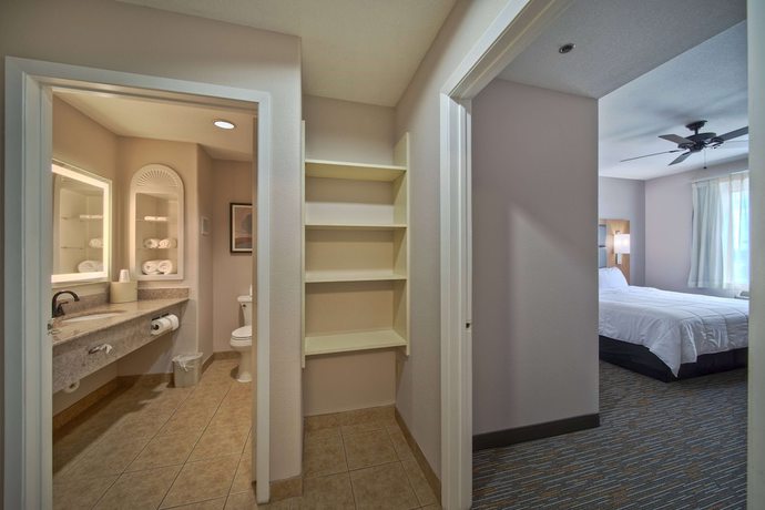 Imagen de la habitación del Hotel Wingate By Wyndham Houston Bush Intercontinental Airport. Foto 16