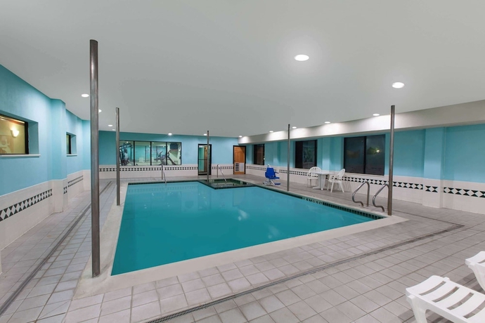 Imagen de la piscina del Hotel Wingate By Wyndham - Houston/willowbrook. Foto 19