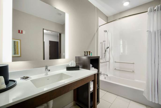 Imagen de la habitación del Hotel Wingate By Wyndham Hurricane Wv. Foto 13