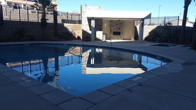 Imagen de la piscina del Hotel Wingate By Wyndham Hurricane/zion National Park. Foto 19