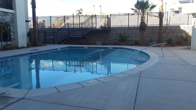 Imagen de la piscina del Hotel Wingate By Wyndham Hurricane/zion National Park. Foto 20