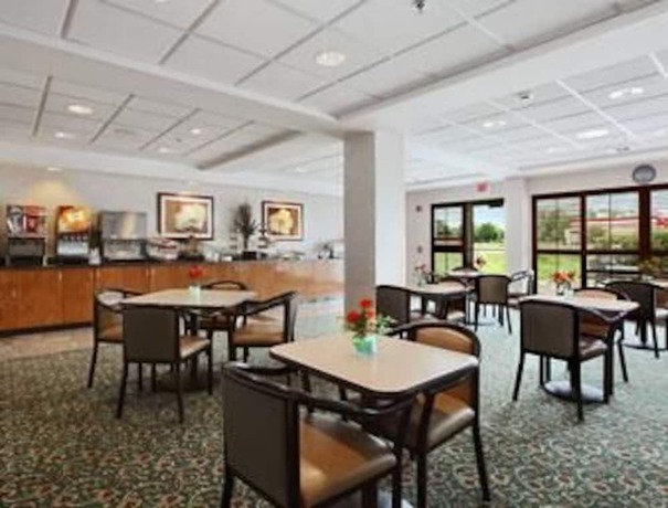 Imagen del bar/restaurante del Hotel Wingate By Wyndham - Joliet. Foto 2