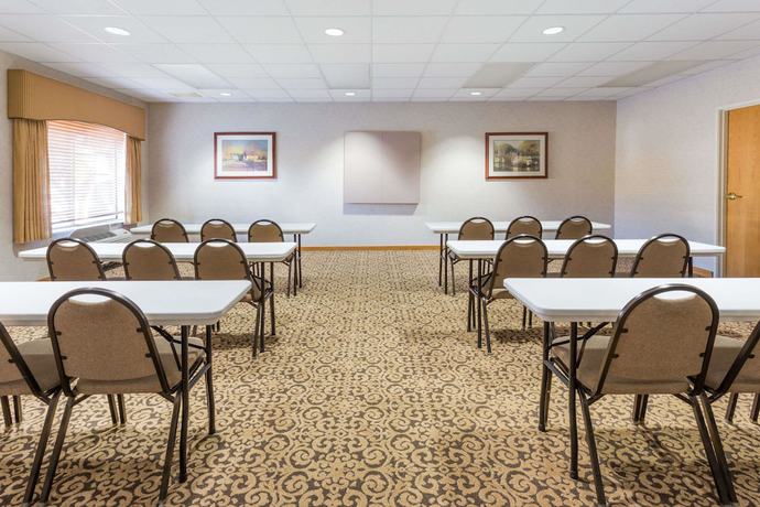 Imagen de los interiores del Hotel Wingate By Wyndham - Joliet. Foto 10