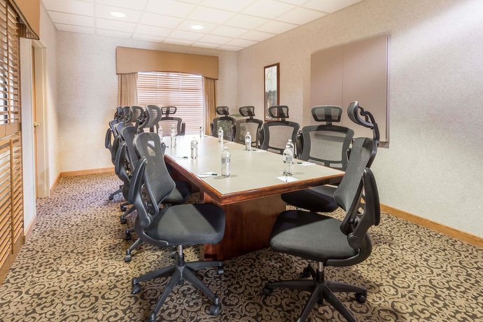 Imagen de los interiores del Hotel Wingate By Wyndham - Joliet. Foto 11