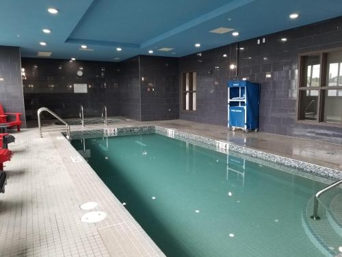 Imagen de la piscina del Hotel Wingate By Wyndham Kamloops. Foto 10