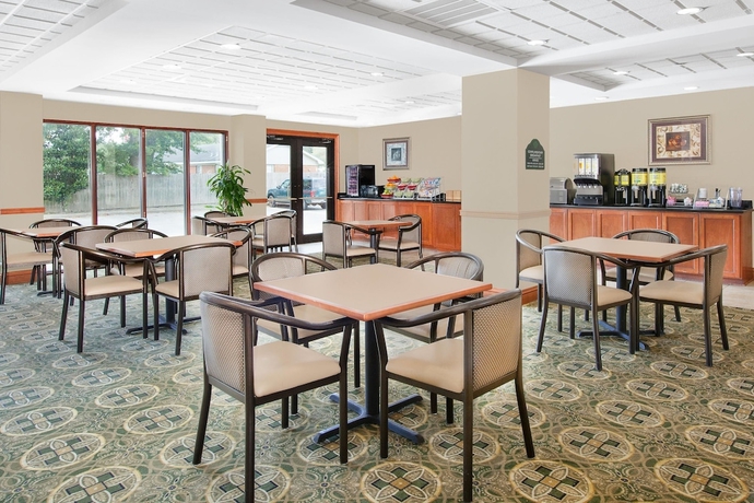 Imagen del bar/restaurante del Hotel Wingate By Wyndham Lafayette Airport. Foto 3