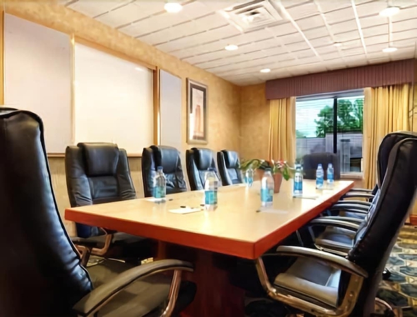 Imagen de los interiores del Hotel Wingate By Wyndham Lafayette Airport. Foto 16