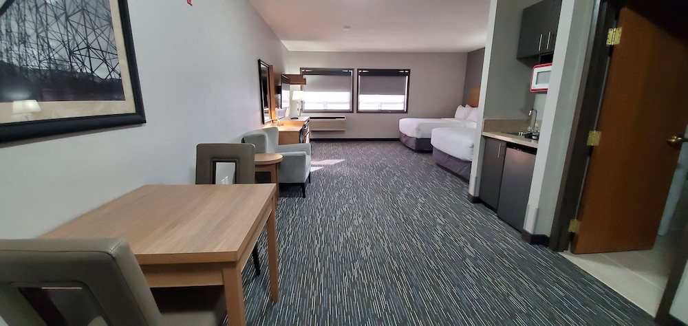 Imagen de la habitación del Hotel Wingate By Wyndham Lethbridge. Foto 7