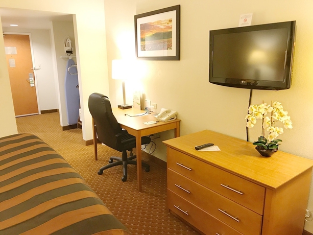 Imagen de la habitación del Hotel Wingate By Wyndham Louisville East. Foto 5