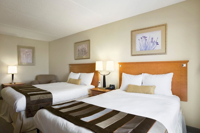 Imagen de la habitación del Hotel Wingate By Wyndham Louisville East. Foto 15