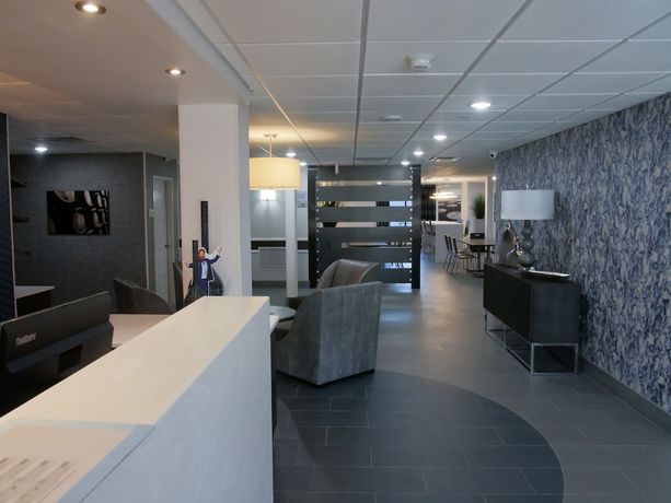 Imagen de los interiores del Hotel Wingate By Wyndham Louisville Fair and Expo. Foto 12