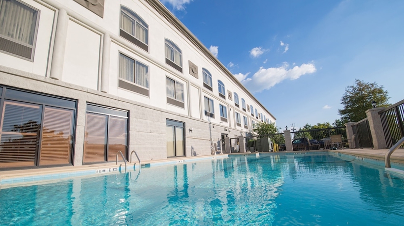 Imagen de la piscina del Hotel Wingate By Wyndham - Montgomery. Foto 19
