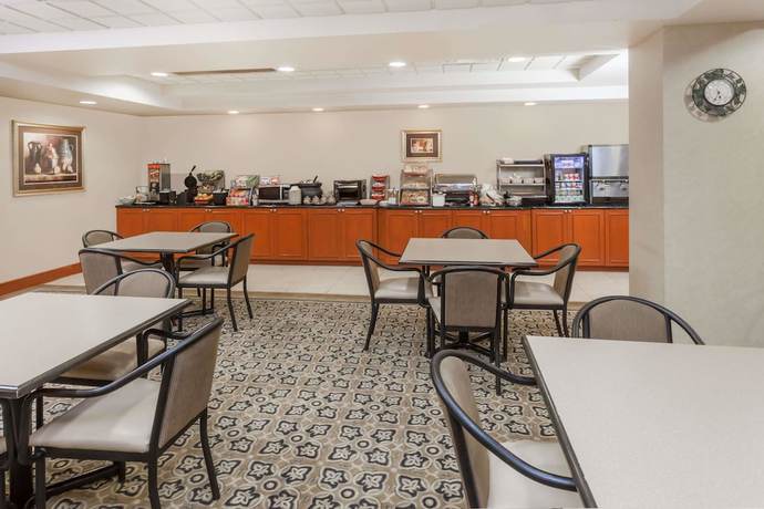 Imagen del bar/restaurante del Hotel Wingate By Wyndham Peoria. Foto 3