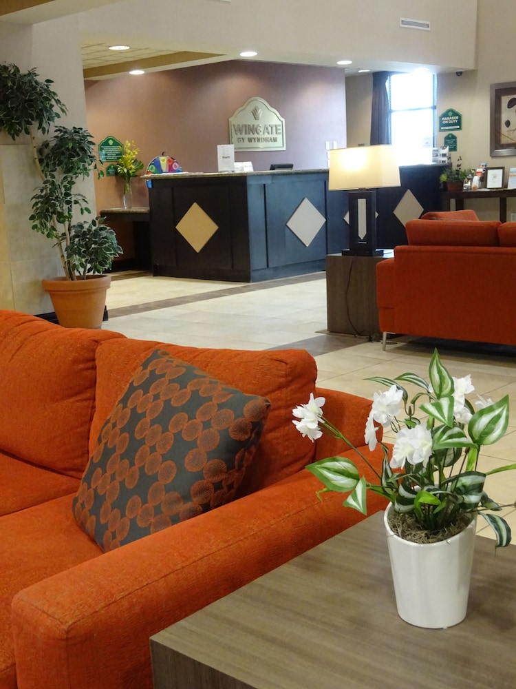 Imagen de los interiores del Hotel Wingate By Wyndham Regina. Foto 17