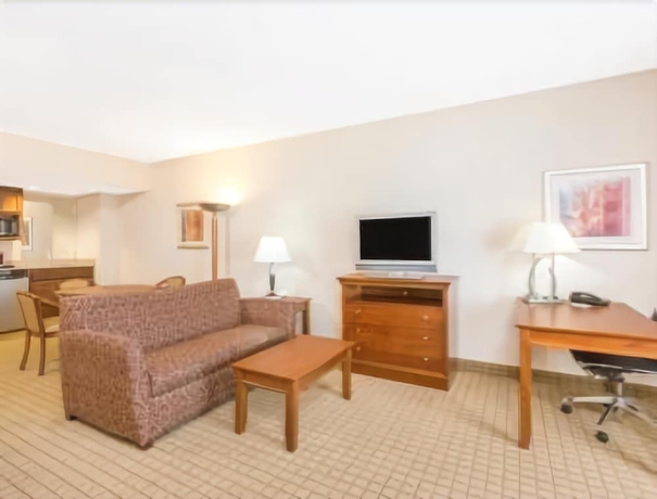 Imagen de la habitación del Hotel Wingate By Wyndham Savannah/pooler. Foto 14