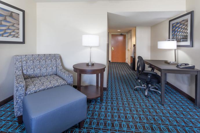 Imagen de la habitación del Hotel Wingate By Wyndham Schaumburg. Foto 11