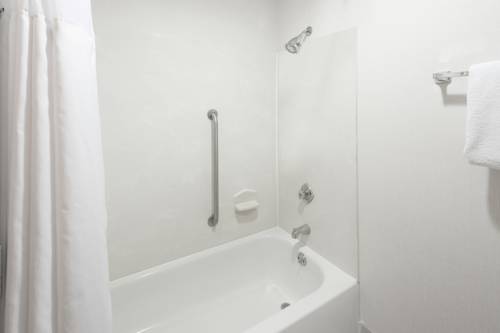 Imagen de la habitación del Hotel Wingate By Wyndham Shreveport Airport. Foto 7