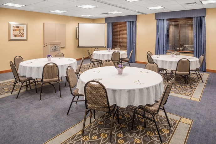 Imagen de los interiores del Hotel Wingate By Wyndham Spokane Airport. Foto 18