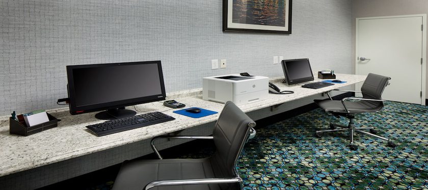 Imagen de los interiores del Hotel Wingate By Wyndham St. Clairsville/wheeling. Foto 14