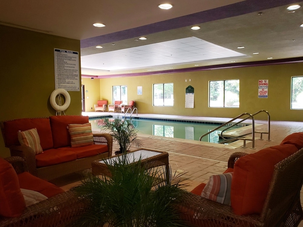 Imagen de la piscina del Hotel Wingate By Wyndham State Arena Raleigh/cary. Foto 12