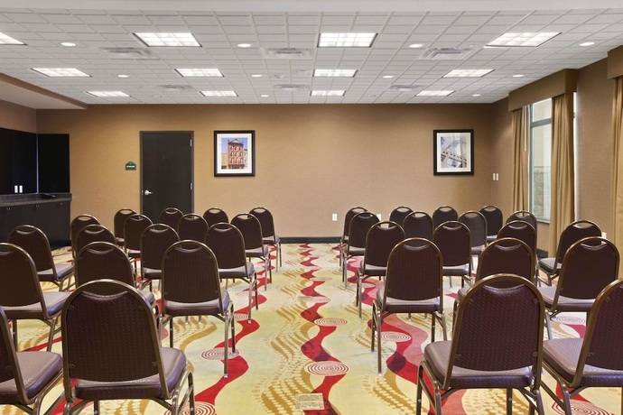 Imagen de los interiores del Hotel Wingate By Wyndham State Arena Raleigh/cary. Foto 11