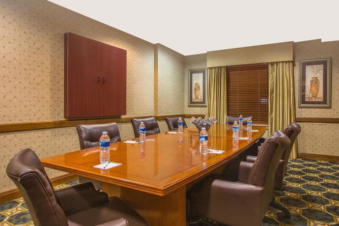 Imagen de los interiores del Hotel Wingate By Wyndham Tuscaloosa. Foto 17