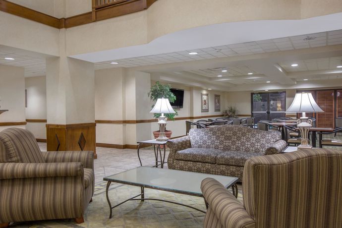 Imagen de los interiores del Hotel Wingate By Wyndham Tuscaloosa. Foto 19