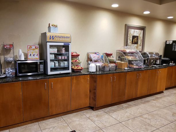 Imagen del bar/restaurante del Hotel Wingate By Wyndham Tuscaloosa. Foto 6