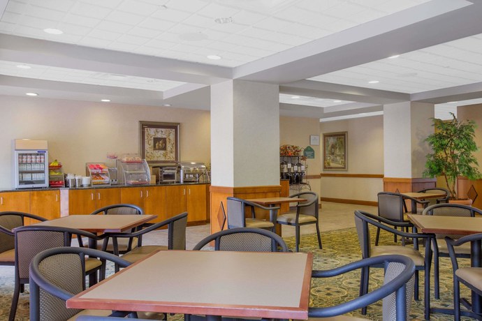 Imagen del bar/restaurante del Hotel Wingate By Wyndham Tuscaloosa. Foto 7