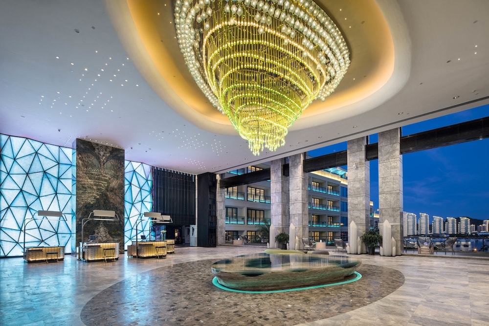 Imagen de los interiores del Hotel Wingate Sanya Luhuitou. Foto 17