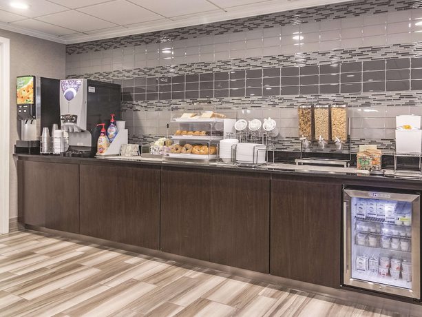 Imagen del bar/restaurante del Hotel Wingate by Wyndham Brunswick GA / I-95. Foto 3