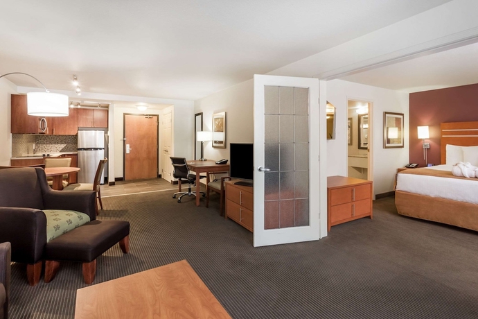 Imagen de la habitación del Hotel Wingate by Wyndham Calgary South. Foto 9
