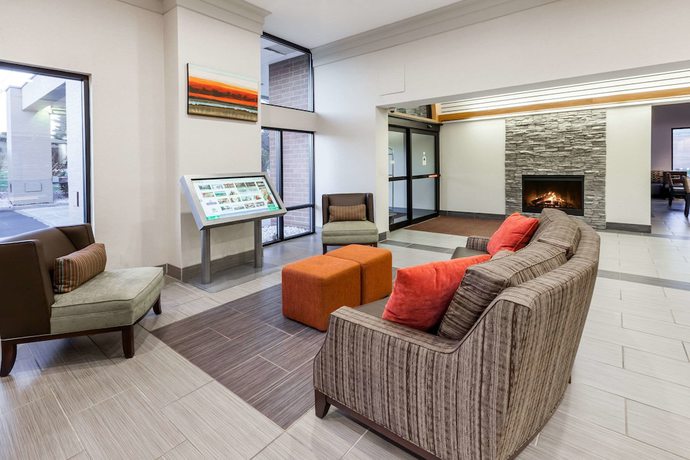 Imagen de los interiores del Hotel Wingate by Wyndham Canton/Hall of Fame. Foto 15