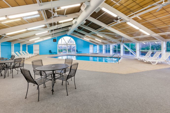 Imagen de la piscina del Hotel Wingate by Wyndham Canton/Hall of Fame. Foto 18