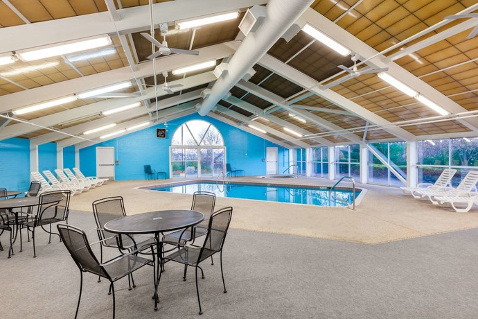 Imagen de la piscina del Hotel Wingate by Wyndham Canton/Hall of Fame. Foto 19