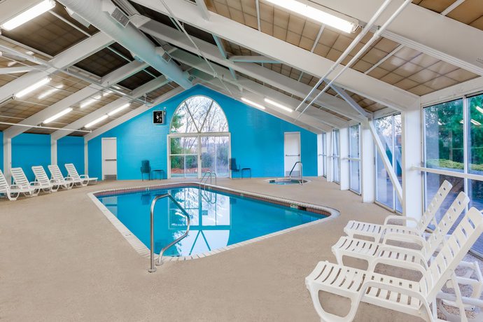 Imagen de la piscina del Hotel Wingate by Wyndham Canton/Hall of Fame. Foto 20