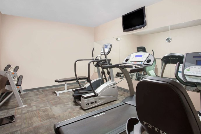Imagen de los interiores del Hotel Wingate by Wyndham Columbia. Foto 18