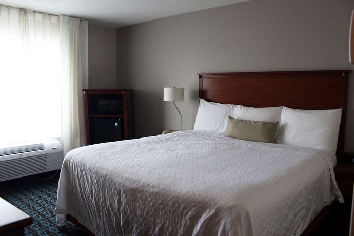 Imagen de la habitación del Hotel Wingate by Wyndham Dayton North. Foto 6