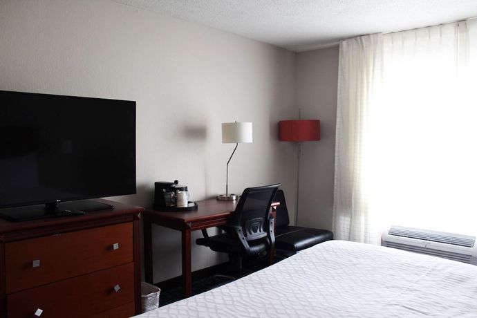 Imagen de la habitación del Hotel Wingate by Wyndham Dayton North. Foto 10